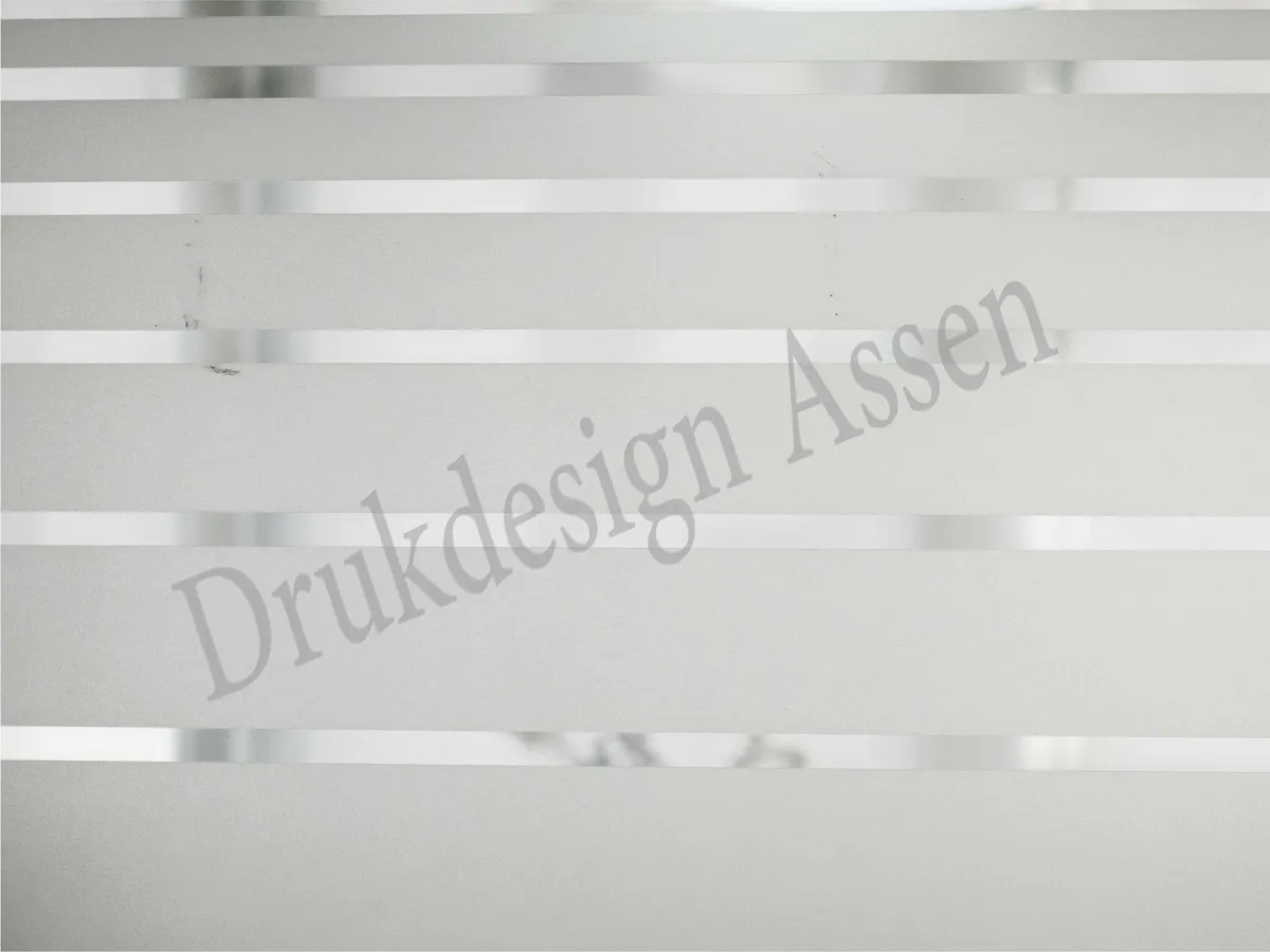 Raamfolie op maat voor meer privacy en bescherming tegen zonlicht